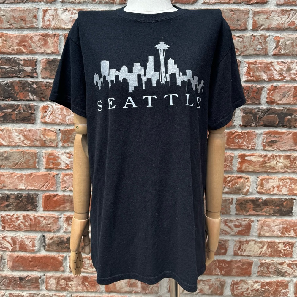Seattle skyline tourist black tee / M / Excellent condition